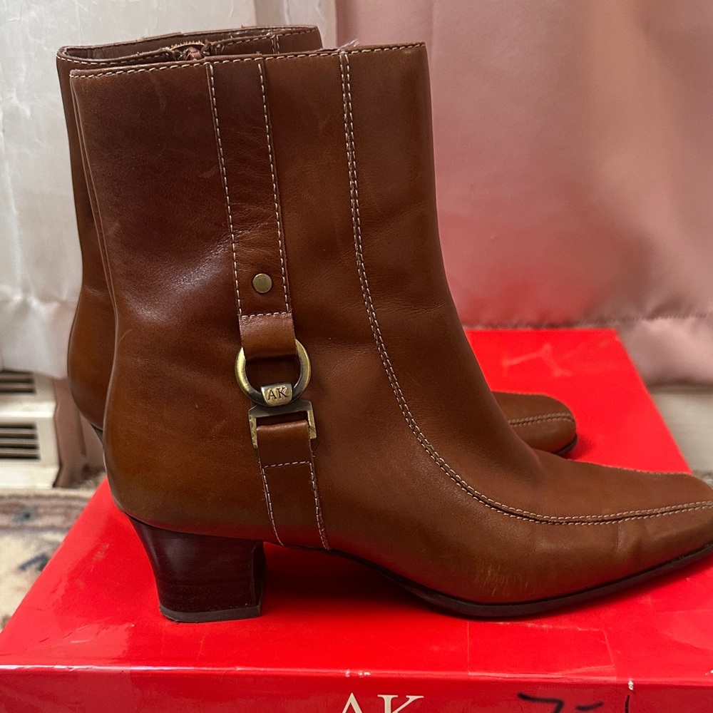 Anne Klein Brown Leather Ankle Boots sz 5.5
